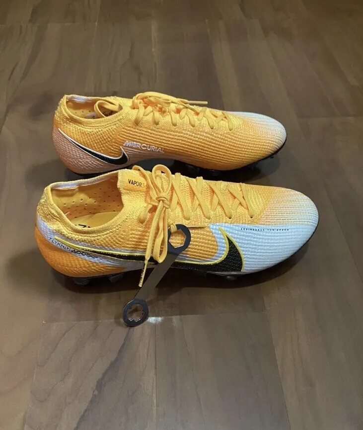 Size 7 - Nike Mercurial Vapor 13 Elite SG Pro AC Laser Size 7 - Nike Mercurial Vapor 13 Elite SG Pro AC Laser