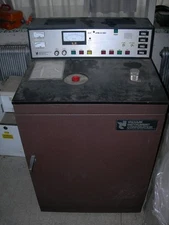 Helium Leak Checker, Vacuum Instrument Corp. model MD 180