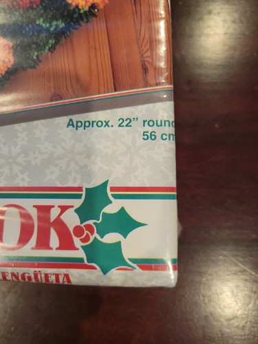 Caron WonderArt 22" Round Santa Wreath Christmas Latch Hook Kit #4681 Sealed - Picture 3 of 6