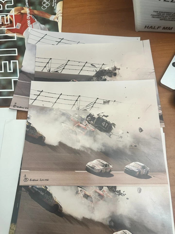 Fotos reales de NASCAR Ricky Cravens naufragio Talladega Glenn Smith con letra Foto 4 de 4