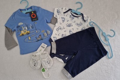 Neu Sommer Baby Junge 4x Paket Winnie Puuh Oberteil Body Unterteil Set 3/6 Monate