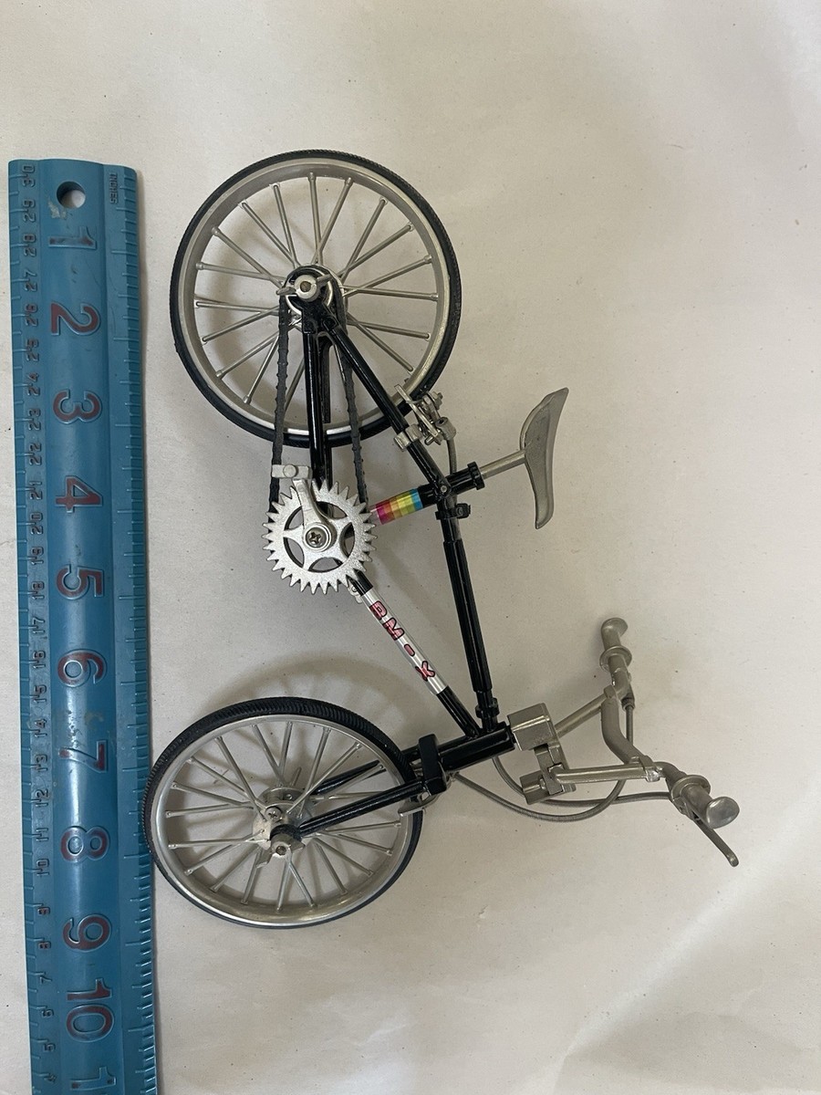 BM-X MINI BIKE 　 自転車 1/6模型 金属製 楽天市場】1/8スケール 金属製 BMX 自転車 ミニチュア 模型