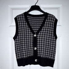 Tight-Knit Sleeveless V-Neck Sweater Vest
