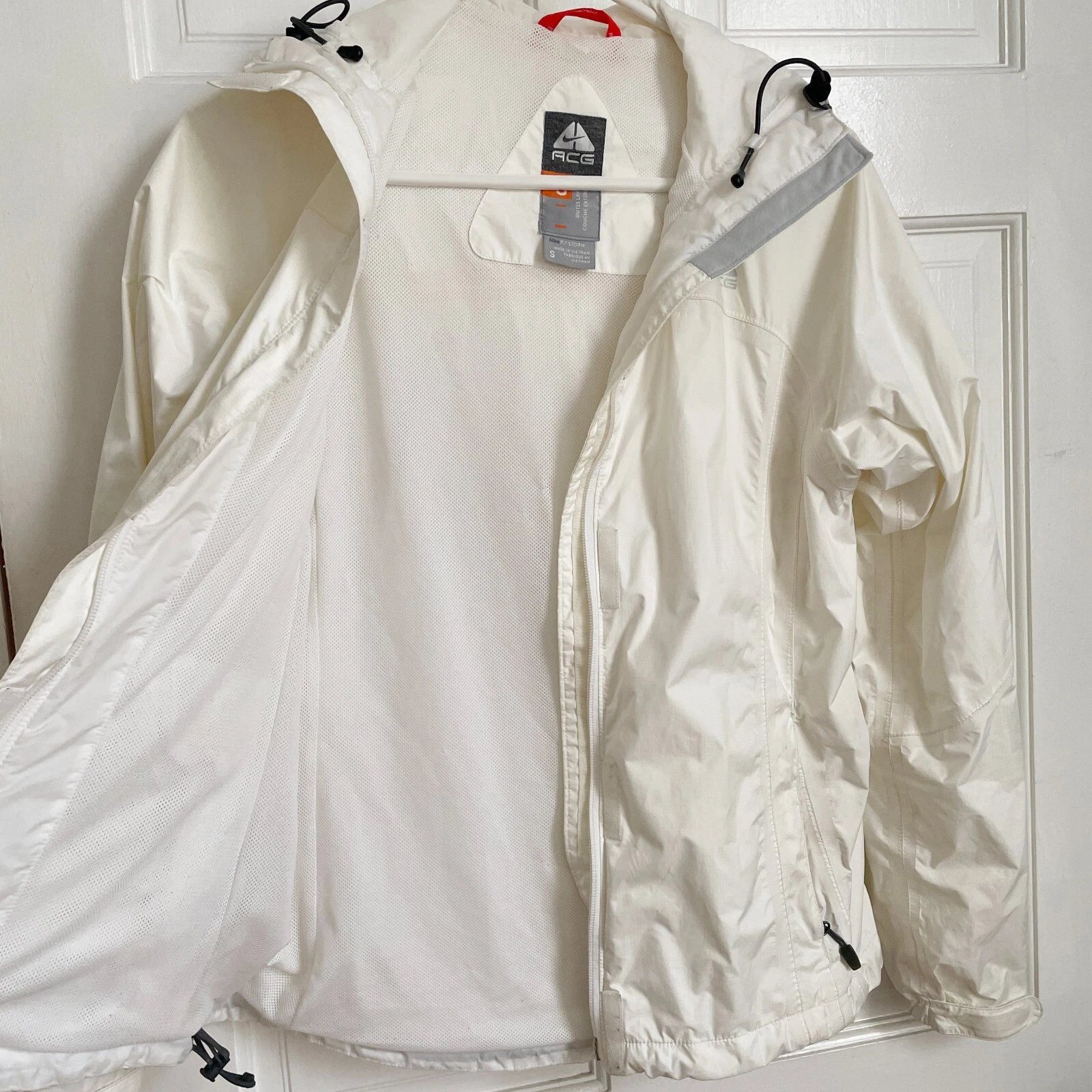 OFF WHITE Giacca con cappuccio Nike ACG Windbreaker FITSTORM 3 strato esterno vintage off bianca cerniera S