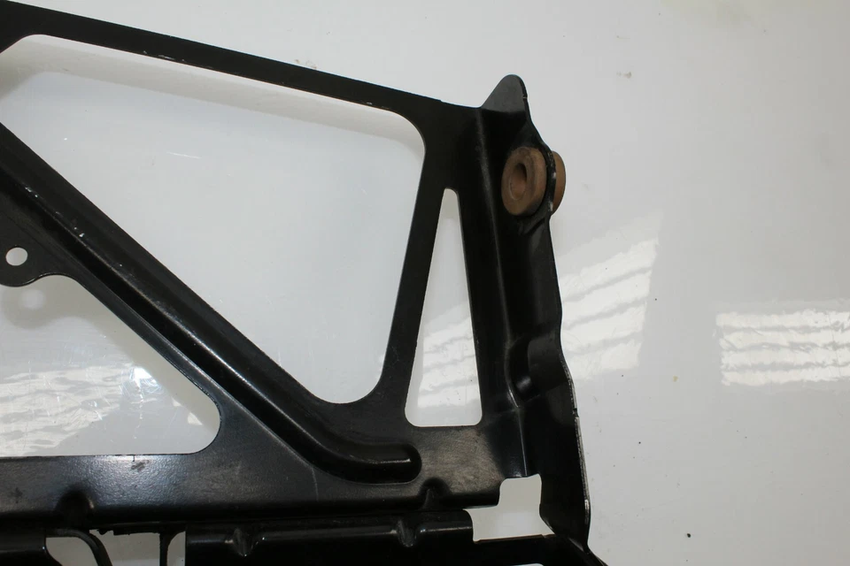 Suporte auxiliar de montagem para radiador Audi S6 S7 2013-2018 fabricante de equipamento original - Imagem 3 de 4