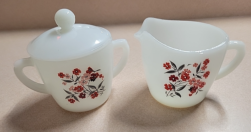 Vintage Fire King Primrose Milk and Cream & Sugar Bowl - 第 1/11 張圖片