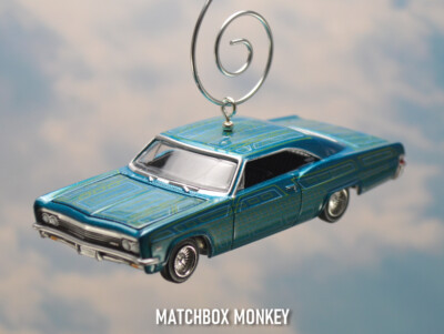 Hot Wheels 1:64 '61 Chevy Impala | Muscle Car Rosso | Ornament Natalizio Auto Classica