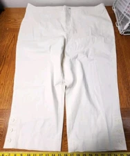 NWOT Monroe and Main White Stretch Summer Fall Button Leg Capri Pants Plus 22W