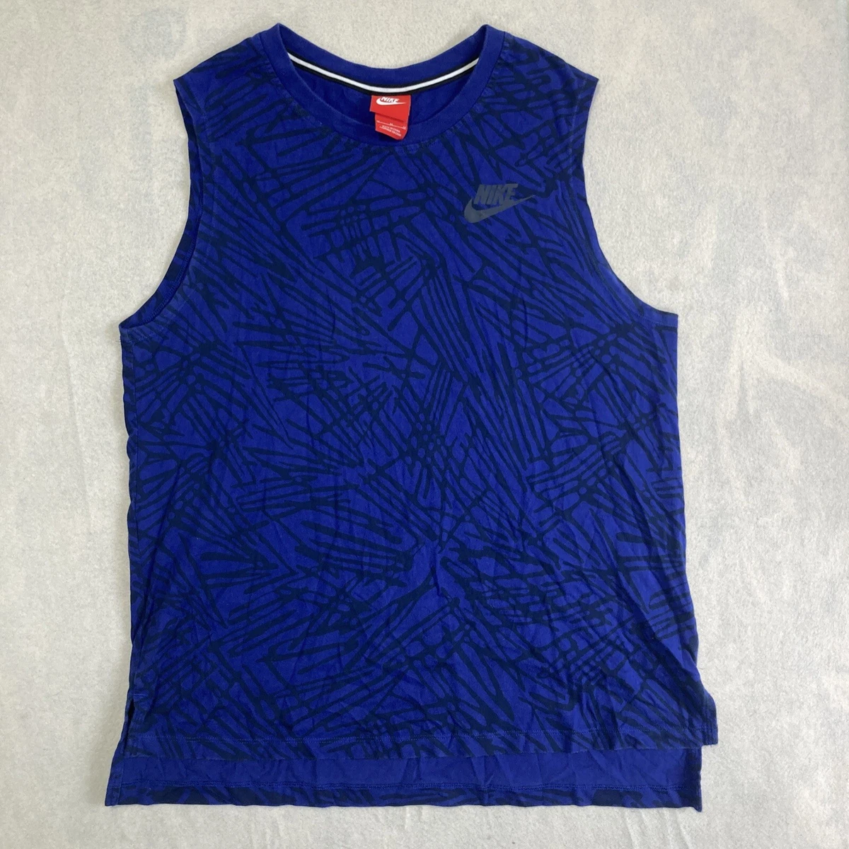 Nike long tail shirt sales