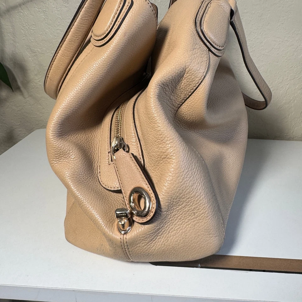 Bolso de hombro Coach Edie en cuero granulado marrón Foto 3 de 4