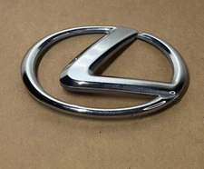 OEM Lexus Logo Emblem 90975-02226 thumbnail 1