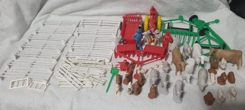 Vintage ROLLING ACRES FARM OHIO ART CO Figures Animals Fences Machinery #198 LOT