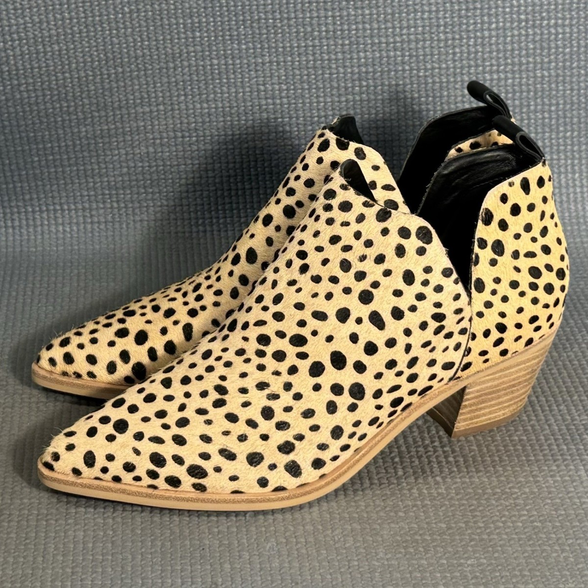 Dolce Vita Women’s Sonni Leopard Calf Hair Ankle Booties Size