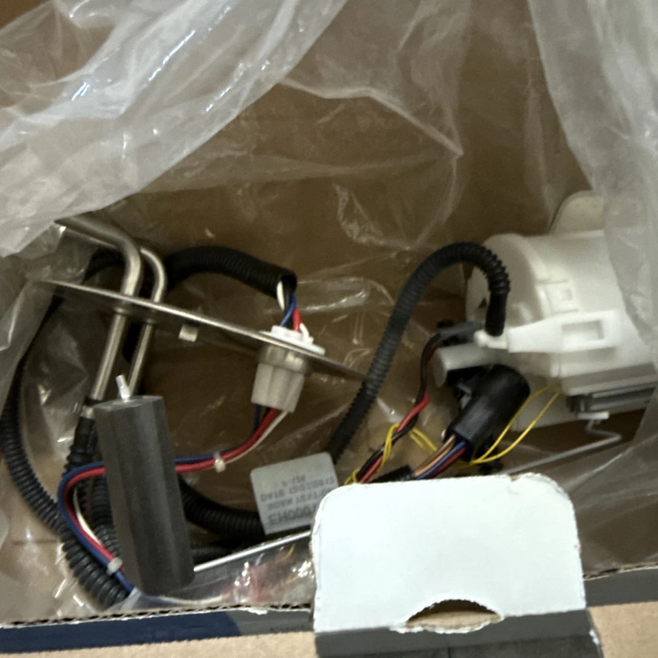 Bomba de combustible eléctrica de gasolina FG0360 Delphi para camioneta F250 F350 Ford F-250 Super Duty Foto 3 de 3