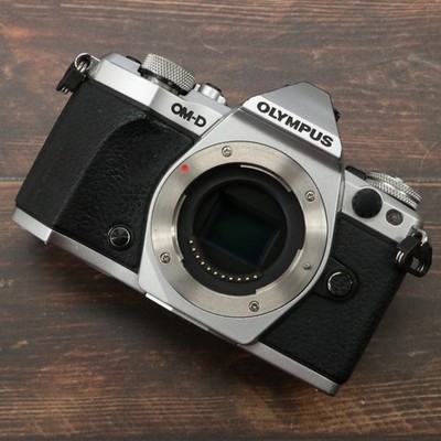 Olympus OM-D E-M5 Mark II Mirrorless Shuttercount 27078 [Excellent+2] #7294