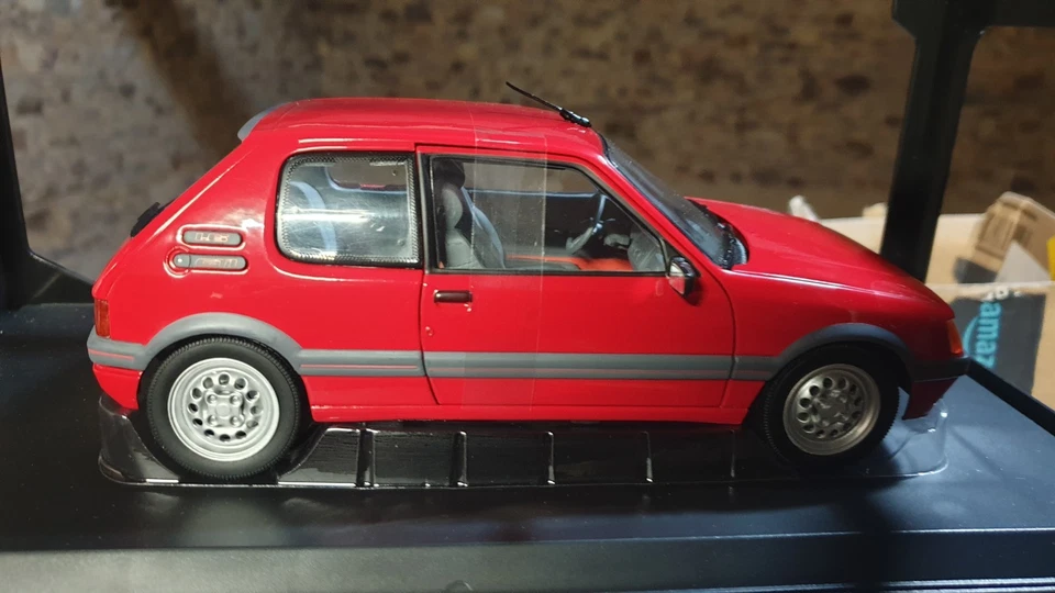 NOREV Peugeot 205 GTI 1,6 Vallelunga 1/18 Voiture - Rouge - Photo 4/4
