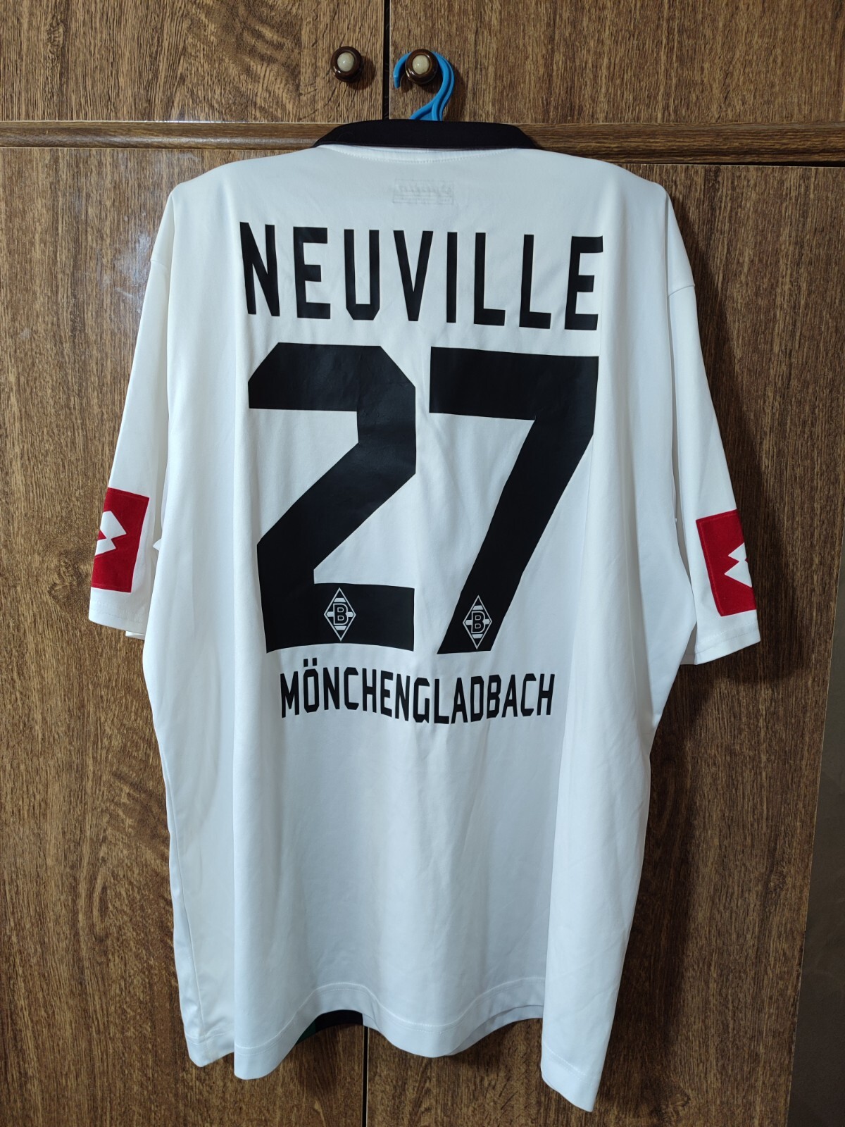 Picture 1 of 24