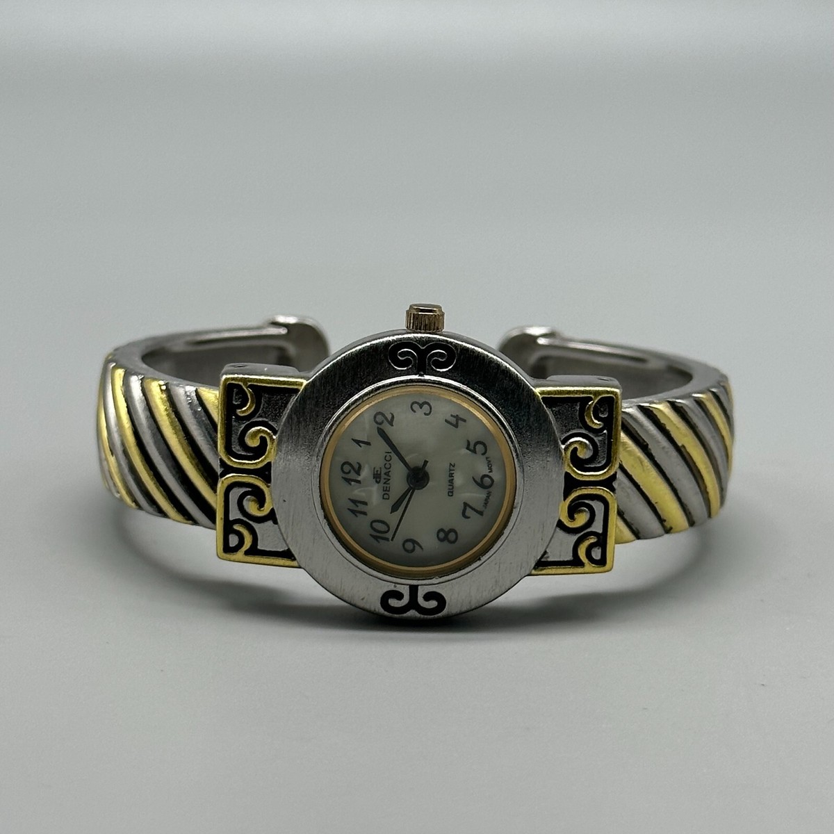 Montre Quartz Luxe pour Femmes en Cuir - Test et Avis Montre Quartz Luxe pour Femmes en Cuir - Test et Avis