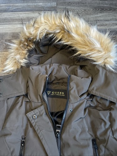 Guess Women’s Quilted Jacket Parka Size M Olive Green Full Zip Hooded Faux Fur - Picture 2 of 8