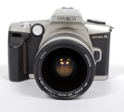 Minolta Maxxum/Dynax 5 35mm SLR film camera with 28-80mm AF zoom