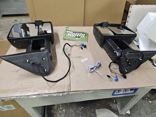 USED For 2003-2006 Silverado Sierra Tow Mirrors LED Switchback Painted Black