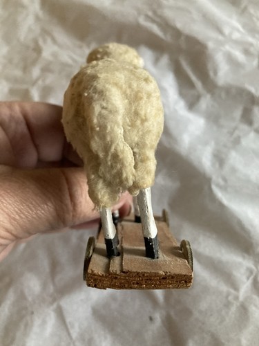 Antikes Putz Schaf auf Nachziehrädern Miniatur Spielzeug aus Deutschland - Bild 6 von 11
