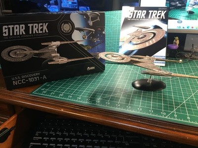 Eaglemoss Star Trek XL #29 ''USS Discovery NCC-1031-A'' box and magazine