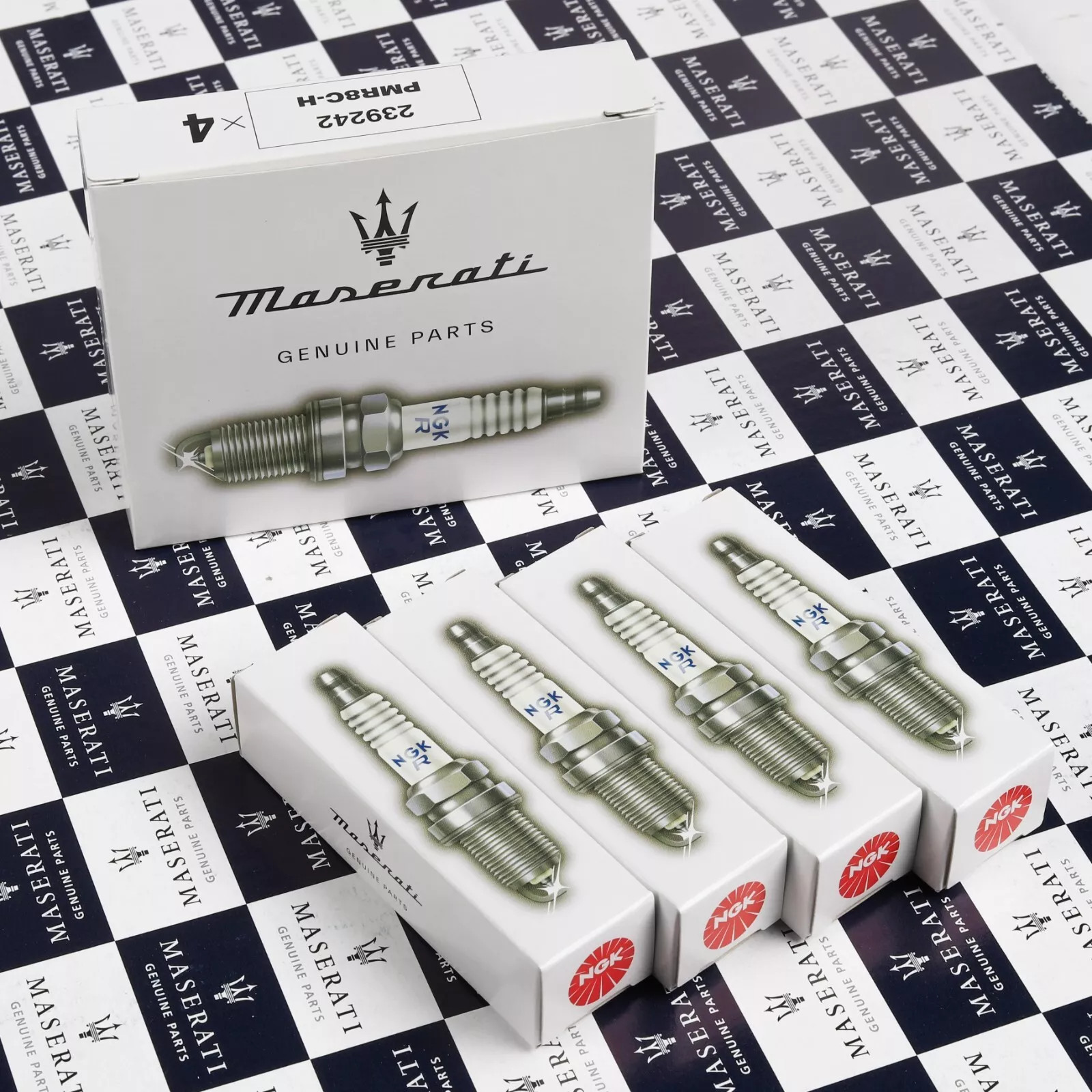 8x Genuine Maserati Spark Plug Set GranTurismo Quattroporte GranCabrio OEM 23924