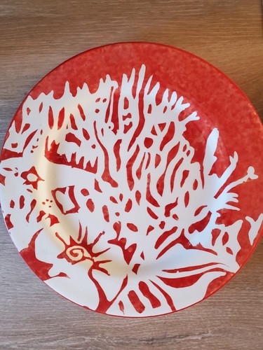 Roscher Dinner Plate 11" Reef Collection Red White Earthenware - Set of 2 - EUC - Picture 2 of 4