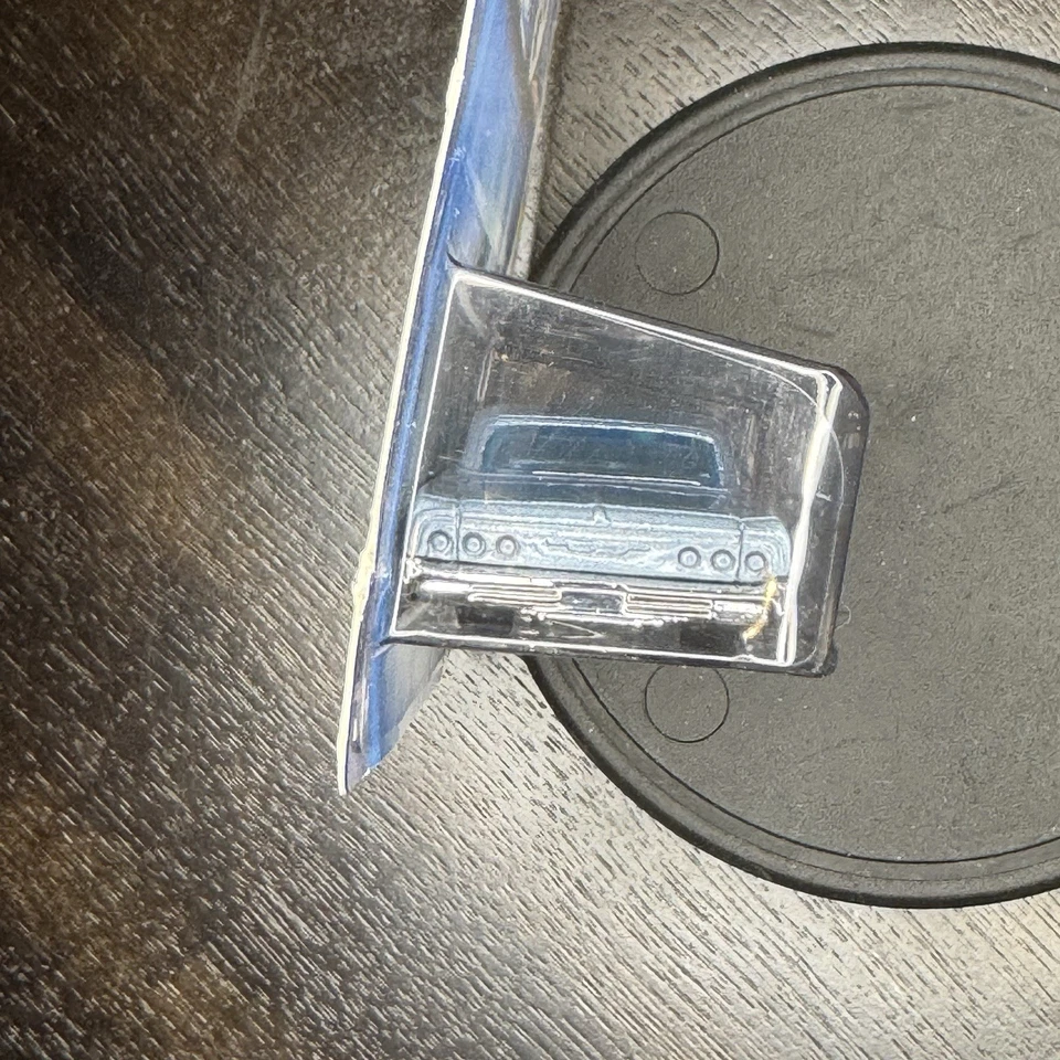 Коллекционный Chevy Impala 1964 4/100 Hot Wheels 2004 первое издание #004 - Изображение 3 из 4