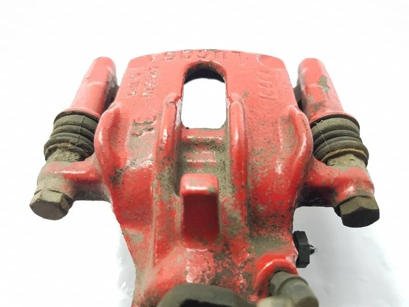 Ford Fiesta 2016 pinza de freno trasera lado izquierdo del pasajero 1,6 gasolina JTJB  Foto 4 de 4