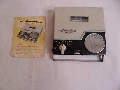 VINTAGE RETRO EXECUTIVE TR-10 TRANSISTOR 3'' REEL TO REEL PORTABLE TAPE RECORDER.