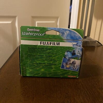 Fujifilm Quick Snap Waterproof Camera 27 exp 800 Film Disposable Camera￼