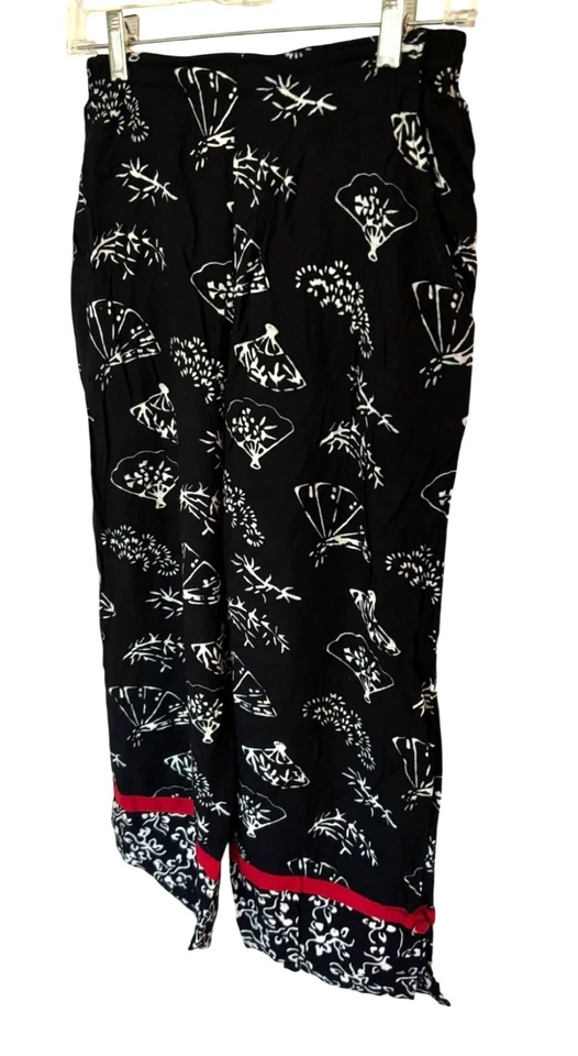 Pantalones de rayón Nomadic Traders para mujer negros blancos con estampado floral talla pequeña Foto 3 de 4