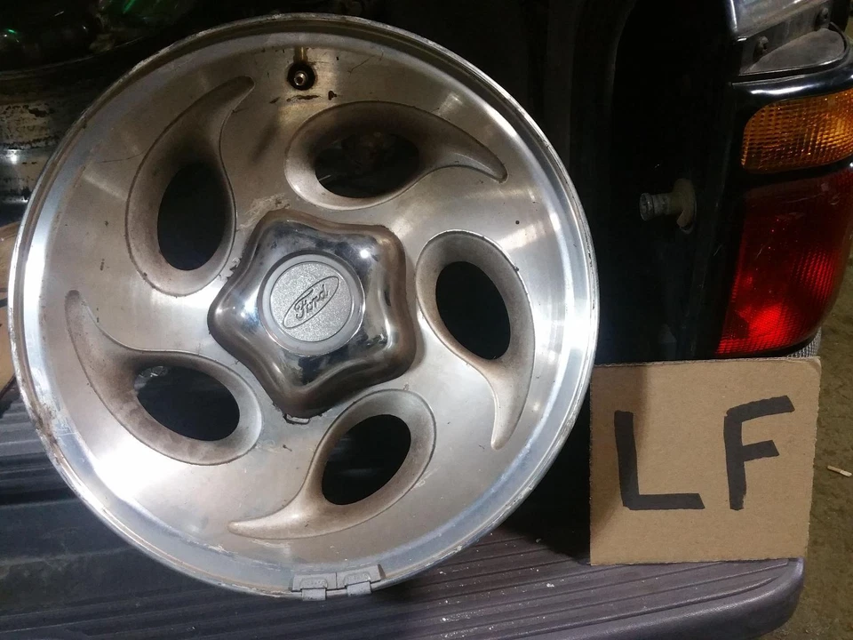 Used Transfer Case Motor fits: 1997 Ford Explorer 14 wire connector Grade A - Image 3 of 4