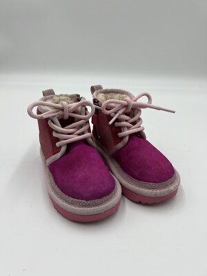 UGG KIDS NEUMEL MASHUP CHUKKA BOOT SIZE 7 PINK ROSE/ SAMBA RED SUEDE SHEEPSKIN