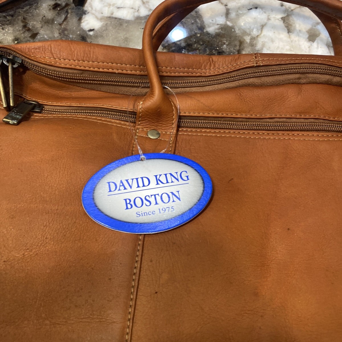 David King Bostonベージュレザーゴルフバッグ David King 305 Deluxe Duffel Bag — Bag and Baggage