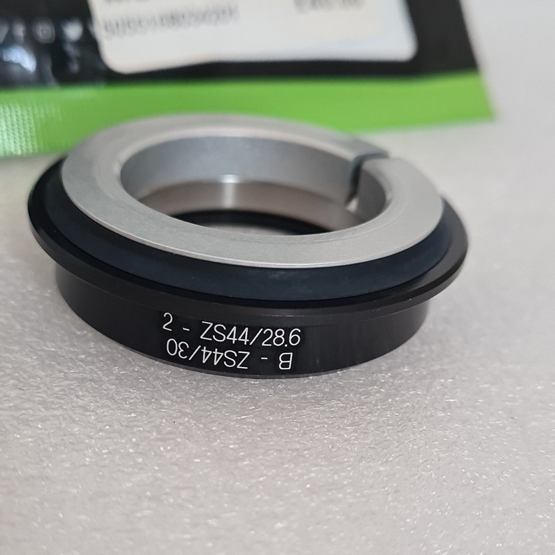 Hope Headset B - Bottom Bearing Integral ZS44/30 Black HSCB