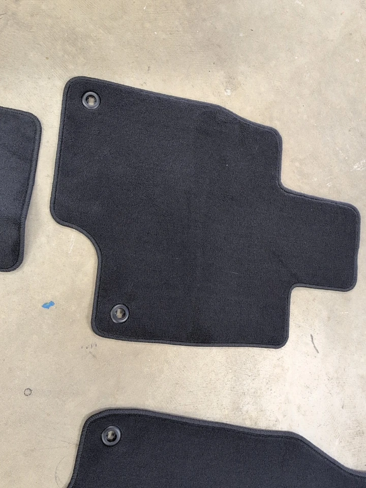 19 20 21 22 23 24 OEM ACURA RDX-SET FOUR-BLACK FLOOR MATS 83600T-JB-A101-NH900L  - Image 3 of 4