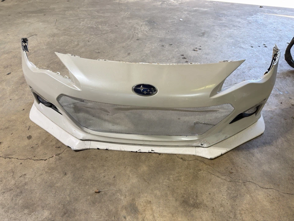Cubierta de parachoques delantero Toyota Scion FRS 2013-2016 Toyota 86 Subaru BRZ blanco perla Foto 3 de 4