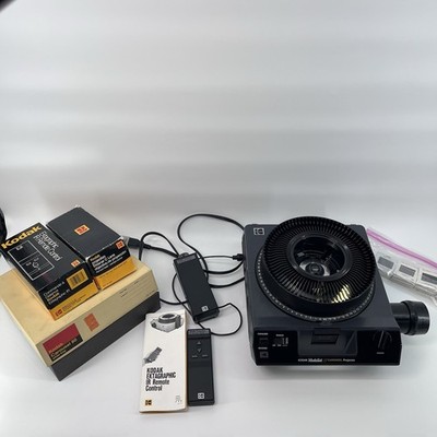 Kodak Medalist AF Carousel Projector Bundle Wireless Remote 80 Picture. -Read DS