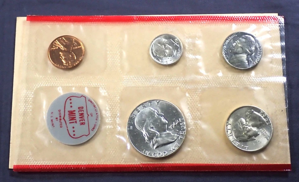 1962 U.S. Mint Set as issued by U.S. Mint.  10 coins Both "P" & "D". - Image 3 of 4