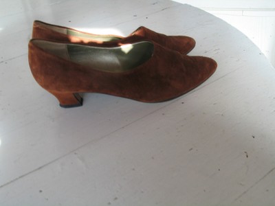 vaneli suede pumps