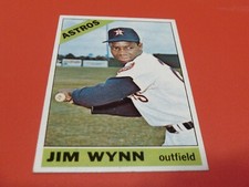 1966  TOPPS  # 520    JIM  WYNN    ASTROs      NEAR  MINT /  MINT  OR  BETTER !!