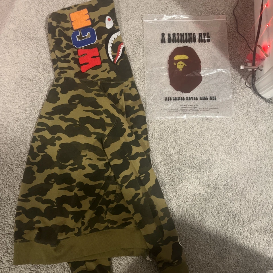 Moletom com capuz Bape Shark levemente usado zíper completo camuflagem 100% autêntico tamanho M - Imagem 2 de 4