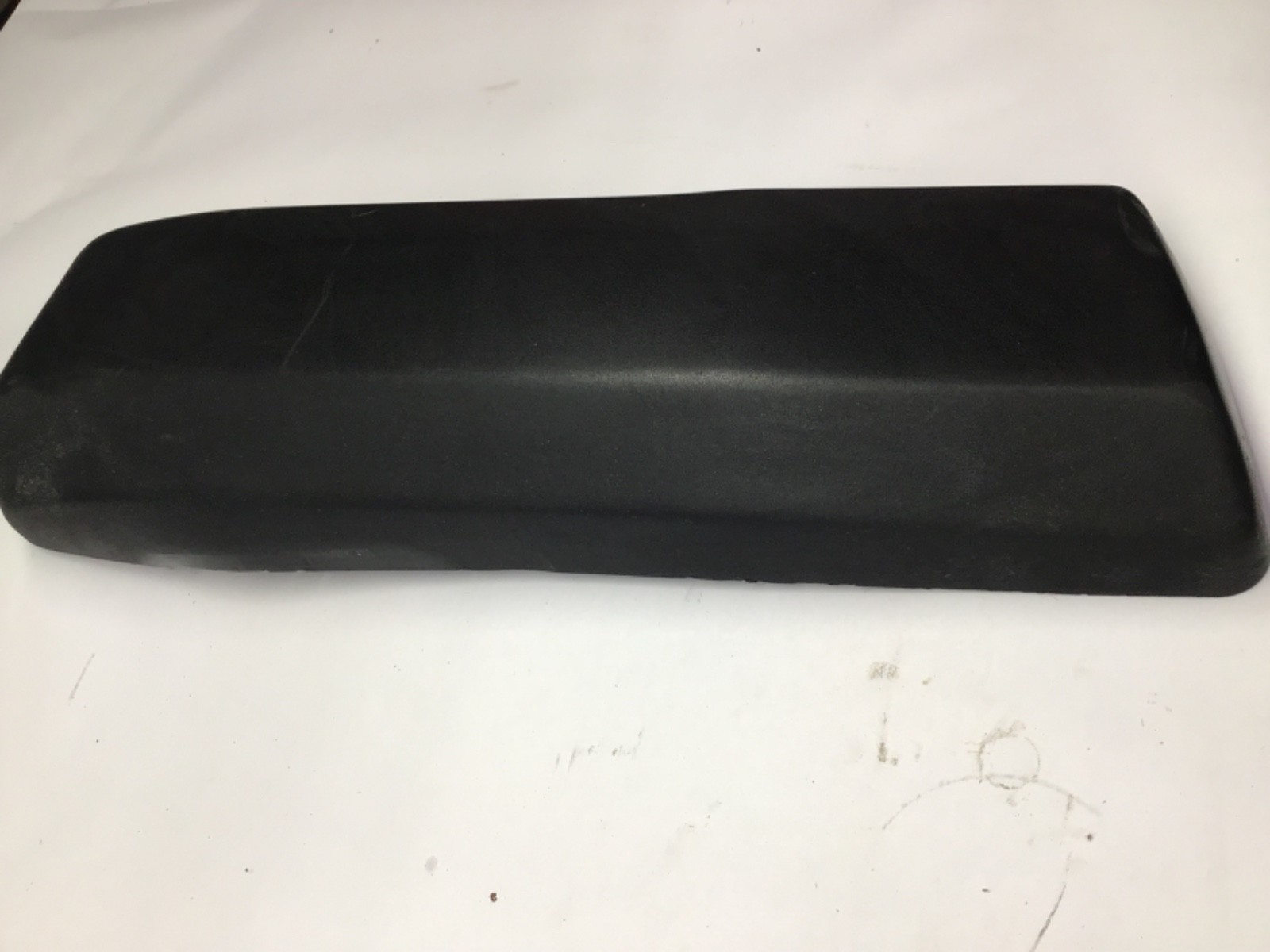 A 1978 Wraith 1965-1980 Rolls Royce Silver Shadow Left Rear Bumper Guard