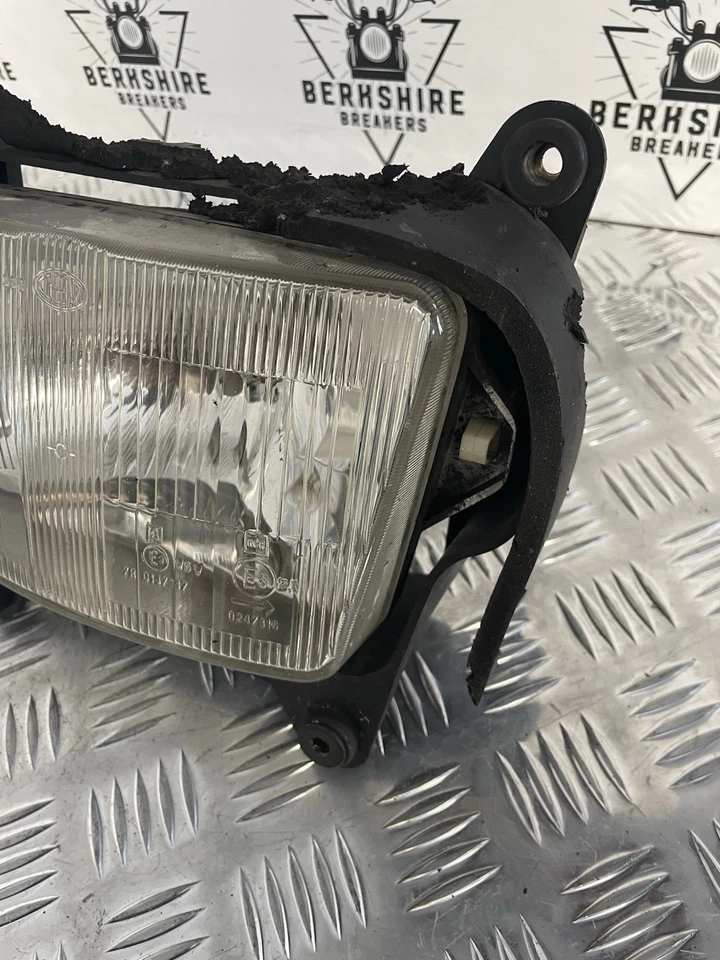 TRIUMPH DAYTONA TROPHY 900 FARO FARO LUZ LÁMPARA CONJUNTO Y SOPORTE OEM Foto 2 de 4