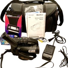 Quasar VM-D451 Digital 150x Handheld PalmCorder Charger Bag Cassettes Cords