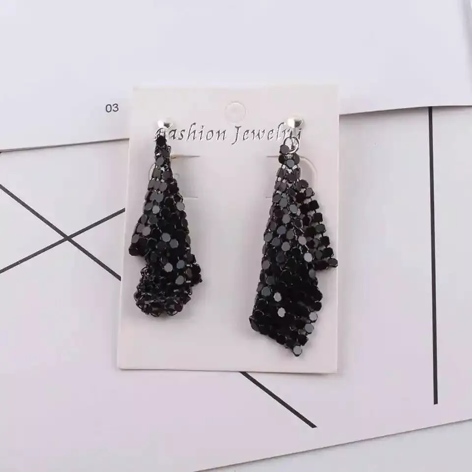 Black clip on earrings outlet