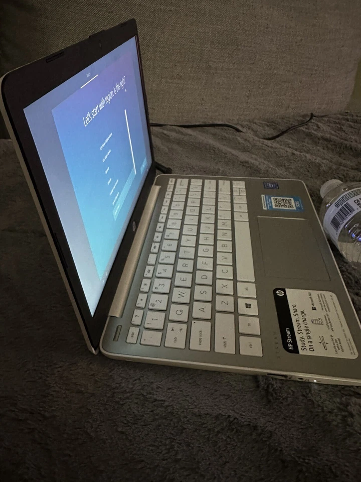 portátil hp stream 11-ak1012dx Foto 4 de 4